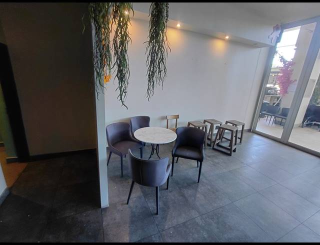 426M² RETAIL TO LET IN FOURWAYS